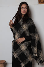 Monocheck Cape in Fine Wool