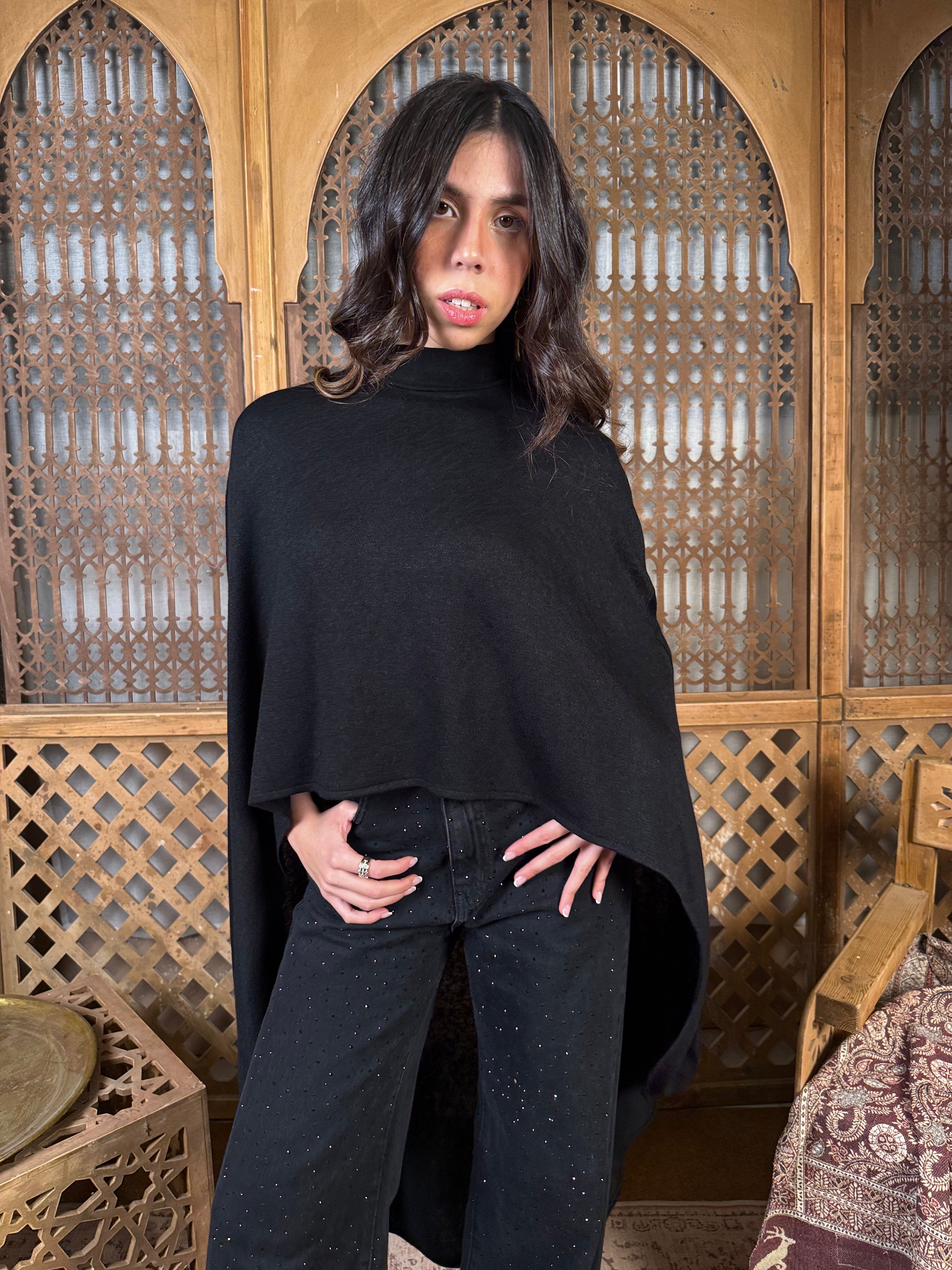 Flowy Layl Cape