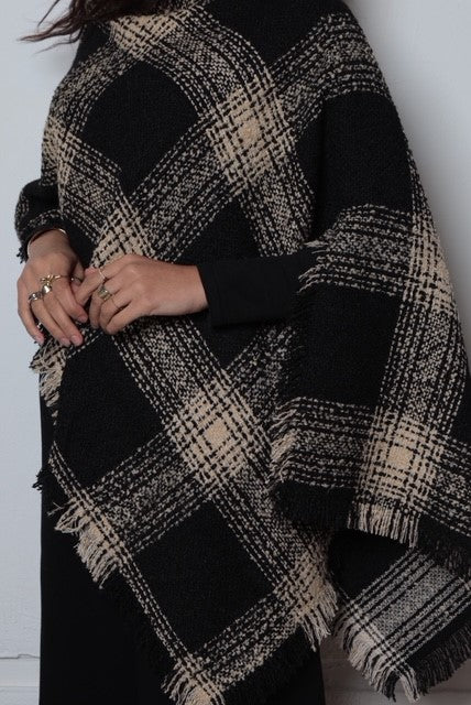 Monocheck Cape in Fine Wool