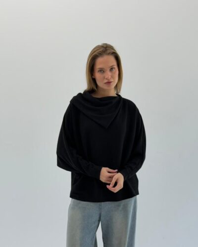 Cleo Pullover Sweater in Black