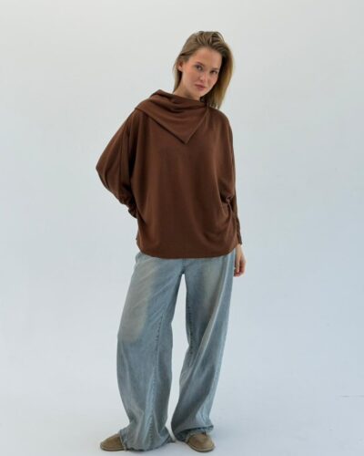 Cleo Pullover Sweater in Brown