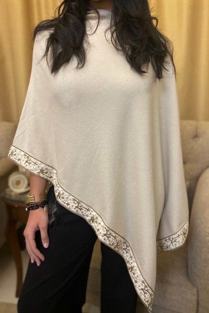 Layl Cape in Beige - Image 3