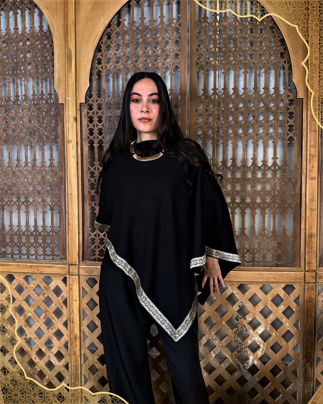 Layl Cape in Black - Image 4