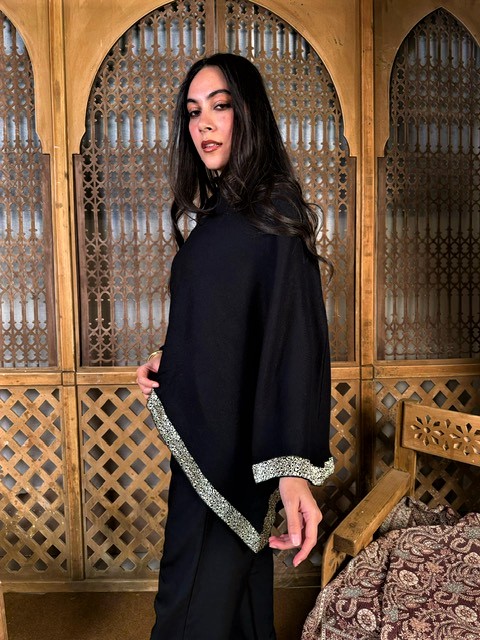 Layl Cape in Black - Image 3